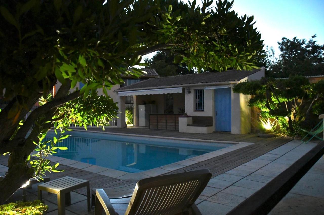 Villa L’ocabée La Tour-dʼAigues Exterior foto
